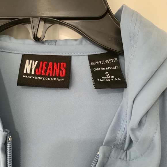 Like New Lightweight Jacket with Hood - Picture 4 of 6